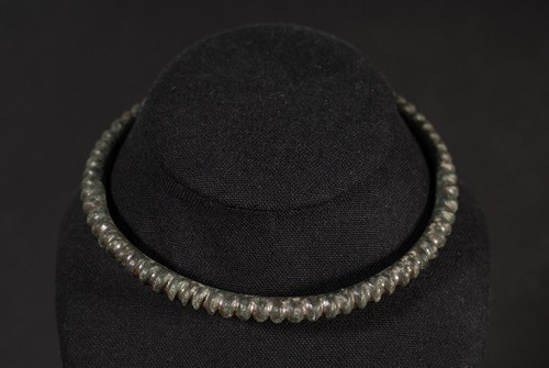Eisenzeitlicher noppen armreif - eisenzeitlicher, noppen-armreif